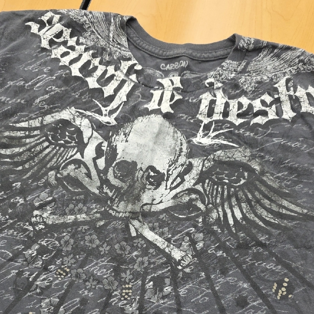 Carbon Grey Short-Sleeve Shirt with Skull & Wings Graphic Size L - Picture 2 of 5
